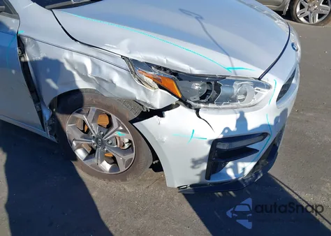 2021 Kia Forte Lxs z USA, uszkodzony, nr VIN 3KPF24AD8ME265713